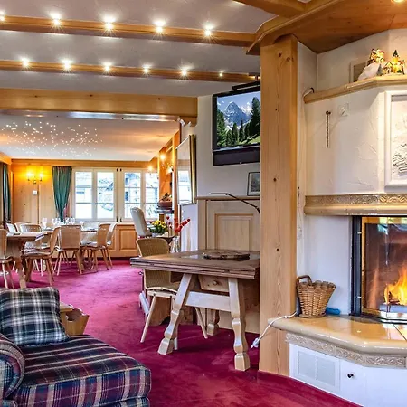 别墅 Am Renn Chalet 8br - What'app - 0034-656-619-782 - For Reservations! 格林德瓦